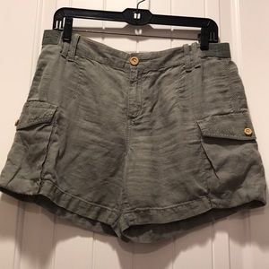 Banana Republic women’s linen shorts